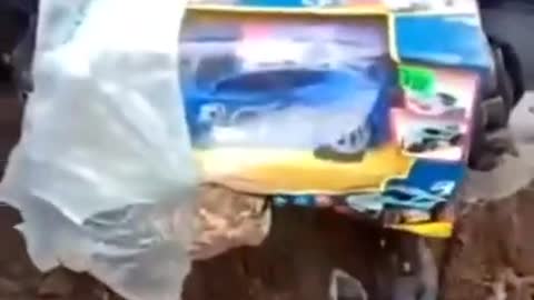The occupiers stole children's toys, a frying pan, coupons🤦🏻