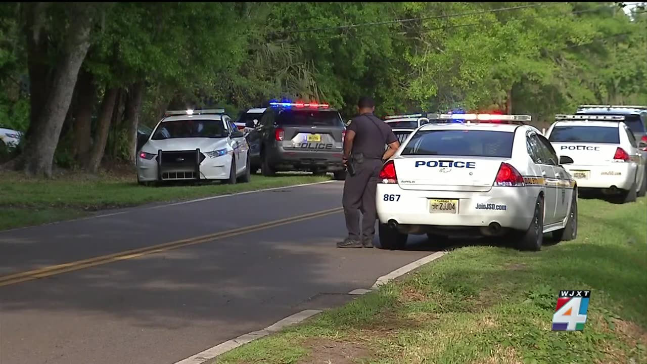 Man kills father, 12-year-old brother, shoots mother before killing himself in Westside home: JSO