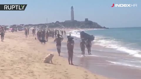 Španjolska: Migranti se iz broda iskrcali na plaži