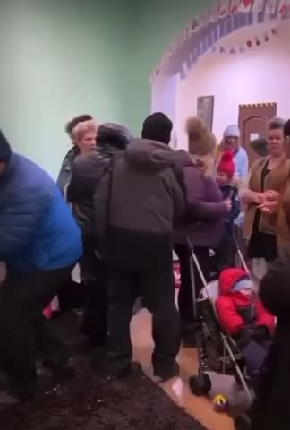 These kids their parents have been killed in the war🥺 - Ukraine war