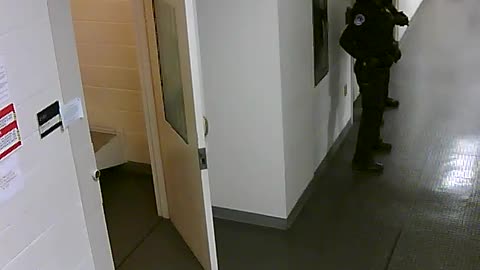1665HQOB02PrisonerProcessingCell_2021-01-06_18h40min01s733ms.mp4