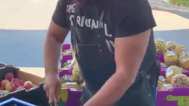 Preparing a Pineapple Like a Pro