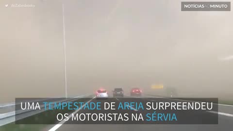 Tempestade de areia invade estrada na Sérvia