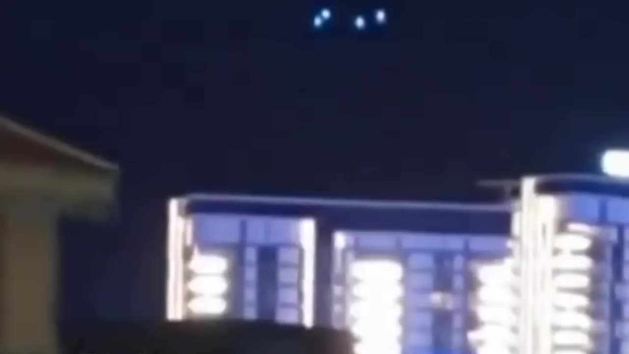 Mass UFO Sighting In California Maybe More Disturbing!!