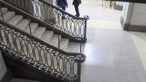 7208USCH01PlazaStair37toRotunda_2021-01-06_08h17min26s143ms.mp4