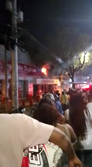 Incendio de almacén en San Pedro