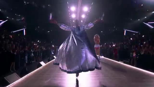 Bebe Rexha - Live at Victoria’s Secret Fashion Show | I'm A Mess