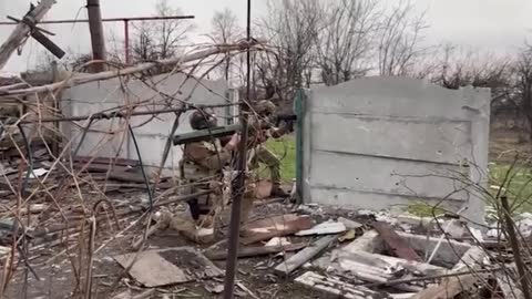 Urban fighting in Popasnaya, April 13th NSFW