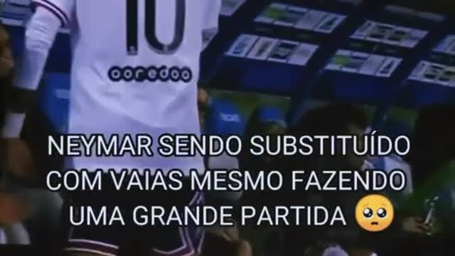 NEYMAR VAIADO AO SAIR DE CAMPO