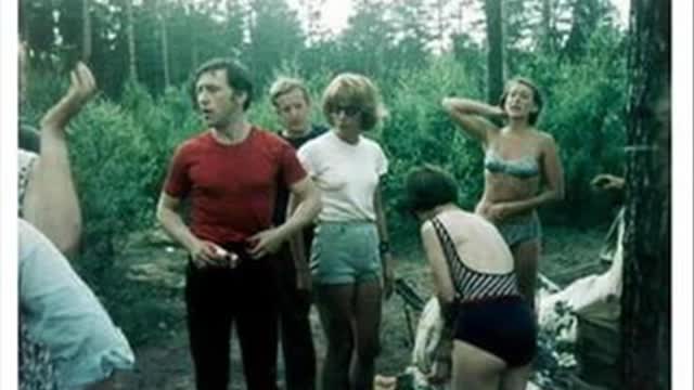 Высоцкий: "Мой друг уехал в Магадан..". (R).