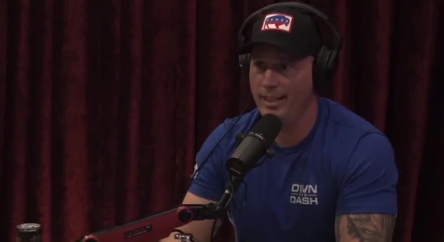 Joe Rogan & Dakota Meyer discuss the misinformation around the Russia/Ukraine conflict