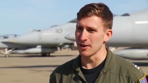 Life on an aircraft carrier.mp4