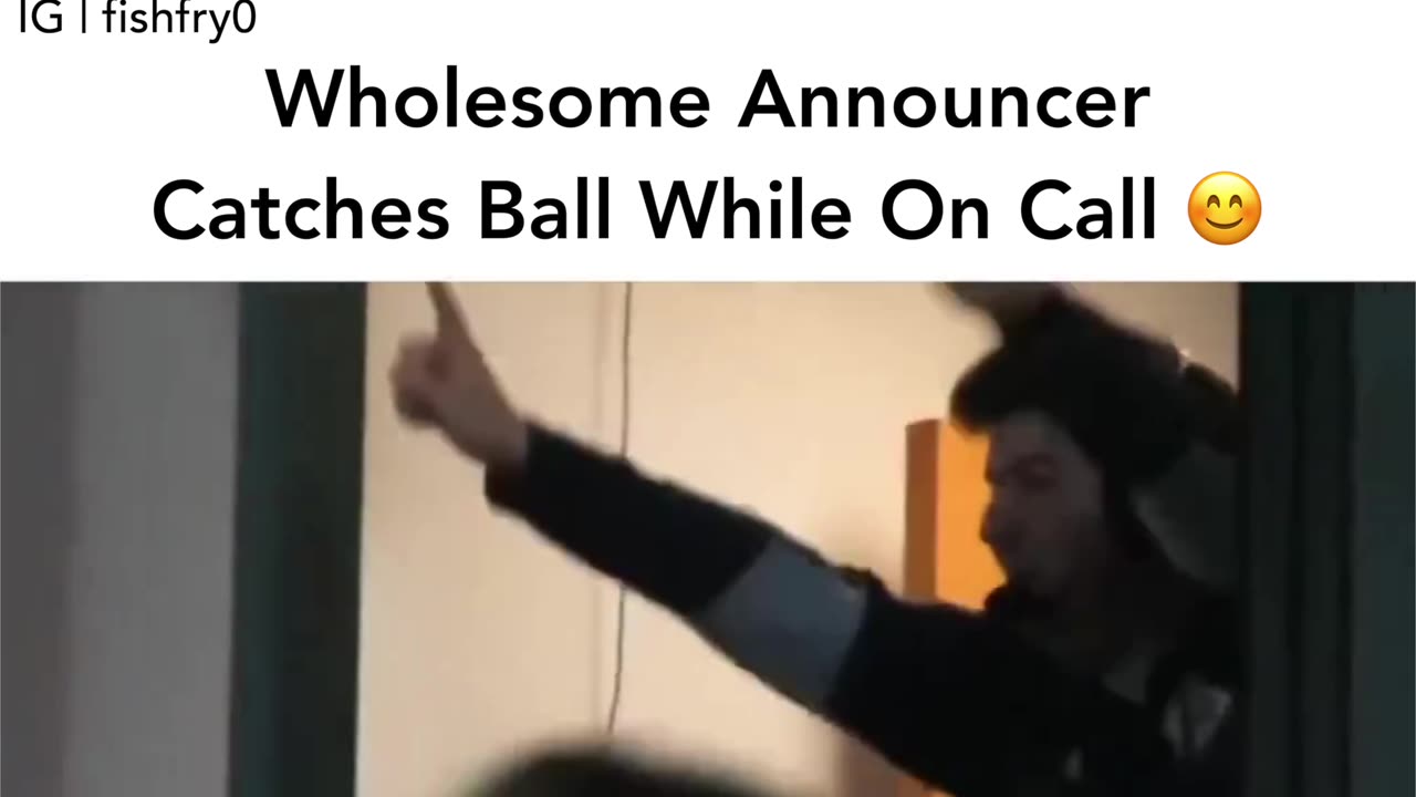 Announcer Catches Baseball While On Call ⚾️