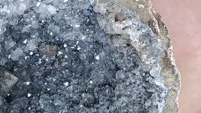 A rock with a treasure inside 😊😇🤓