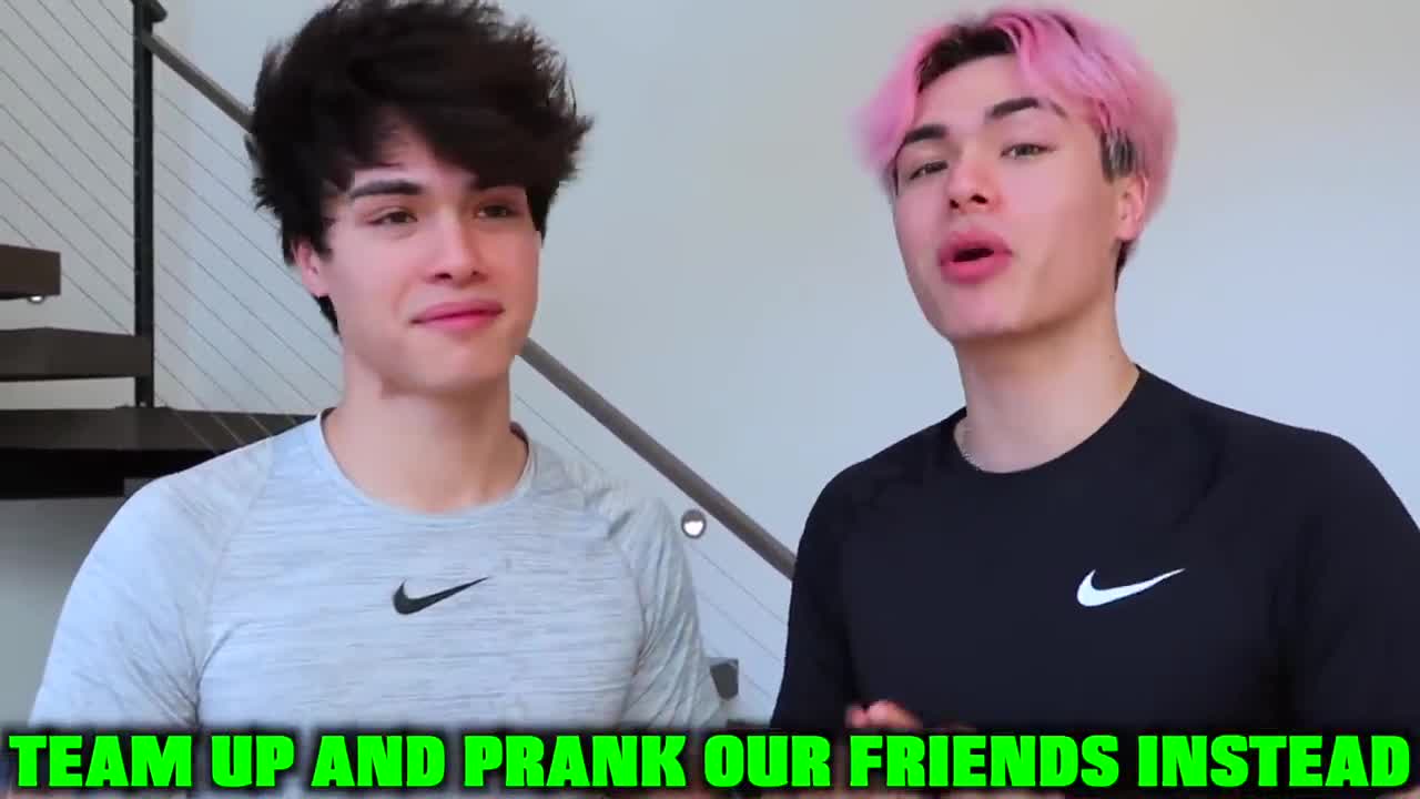 <<< FUNNY April Fools Pranks On Friends! >>>