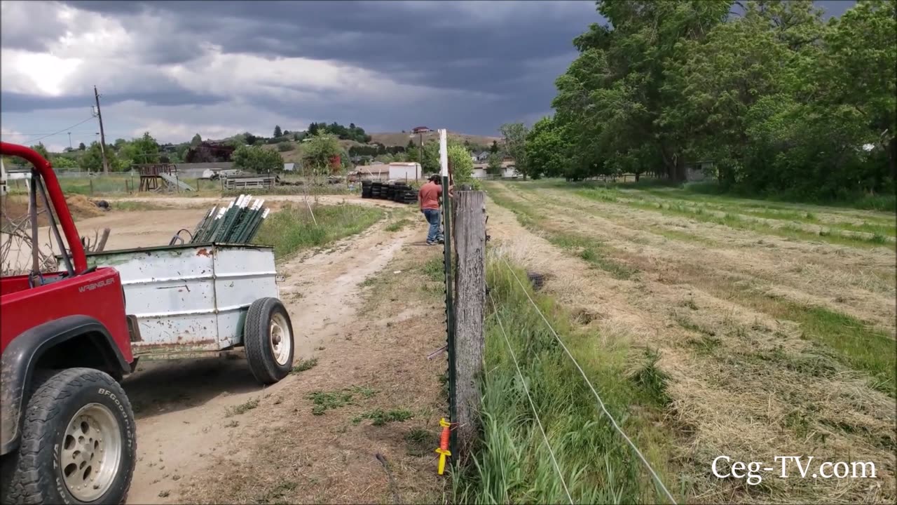 Graham Family Farm: Installing T Post