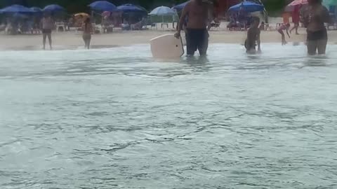 Curtindo uma tarde na praia de Quatro Ilhas, Bombinhas - SC | Som Ambiente