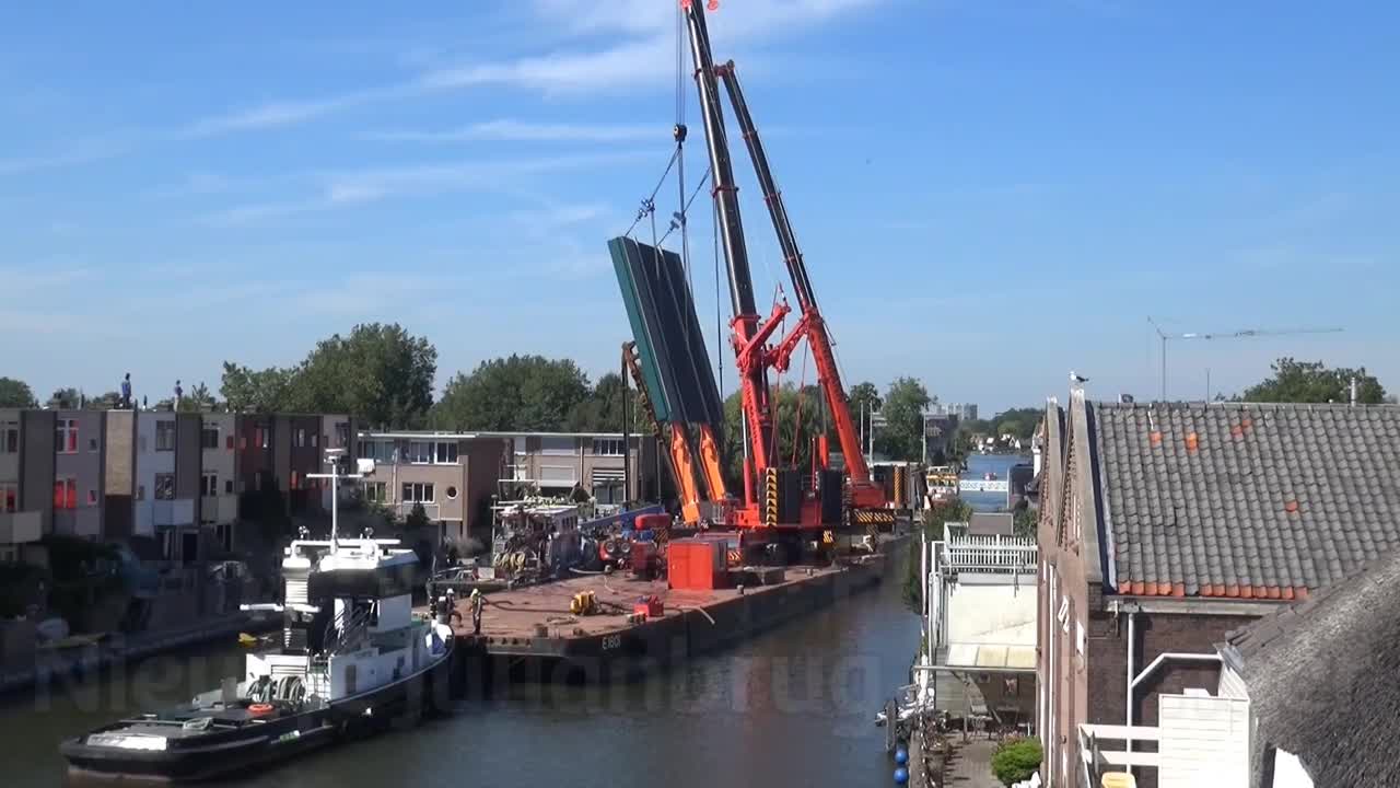 Two Cranes Collapse In The Netherlands