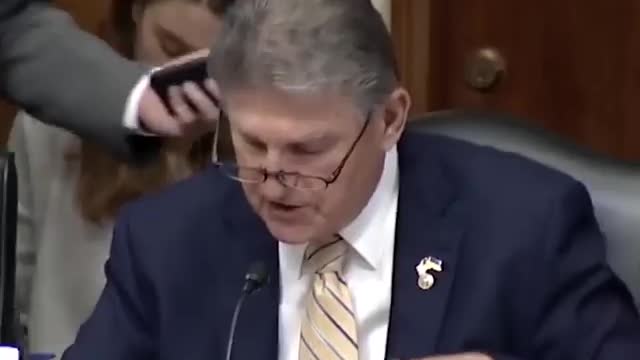 THE DAM IS BREAKING: Joe Manchin Is Now PUBLICLY Trashing Joe Biden
