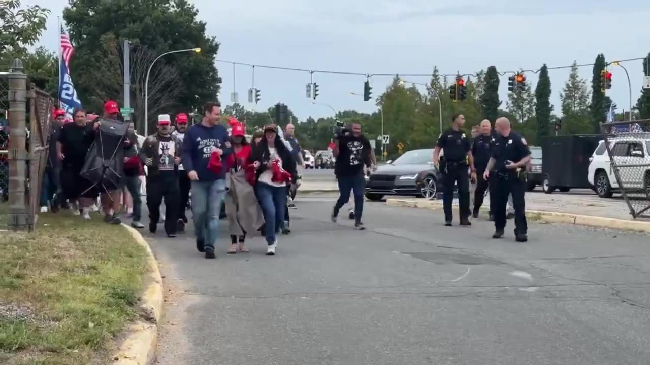 BREAKING: Police reportedly found explosives in a car near Trump’s rally in Long Island