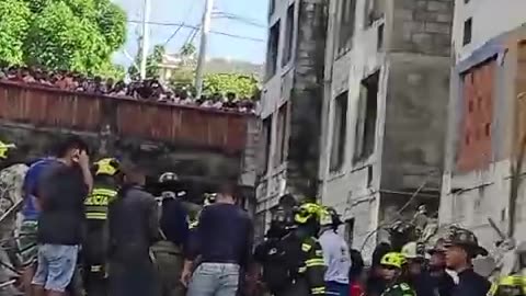 Pánico en edificio abandonado e invadido luego de que colapsara