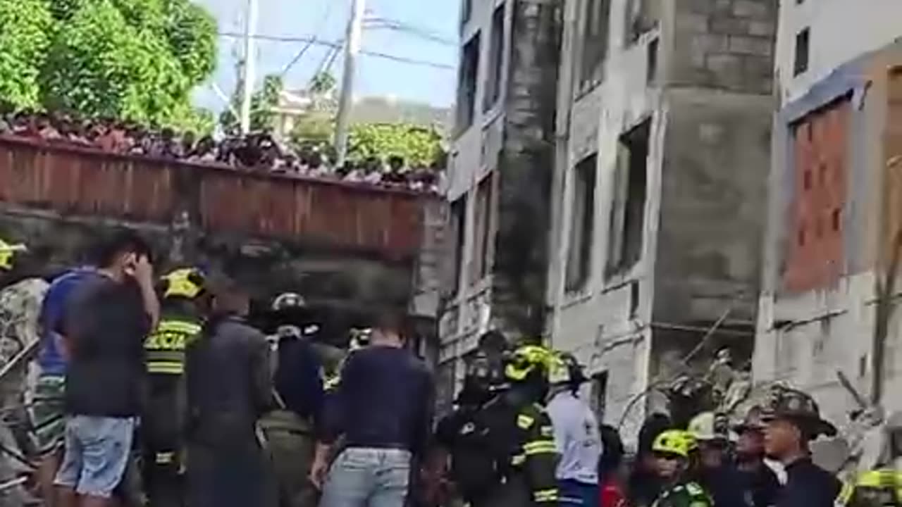 Pánico en edificio abandonado e invadido luego de que colapsara