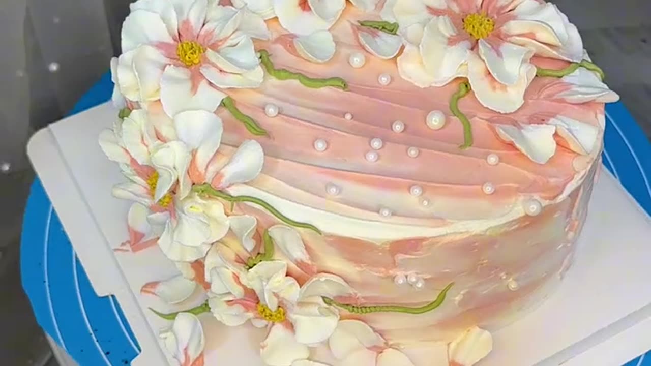 Cream cake preparation