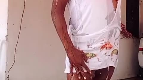 Se refrescando no calor