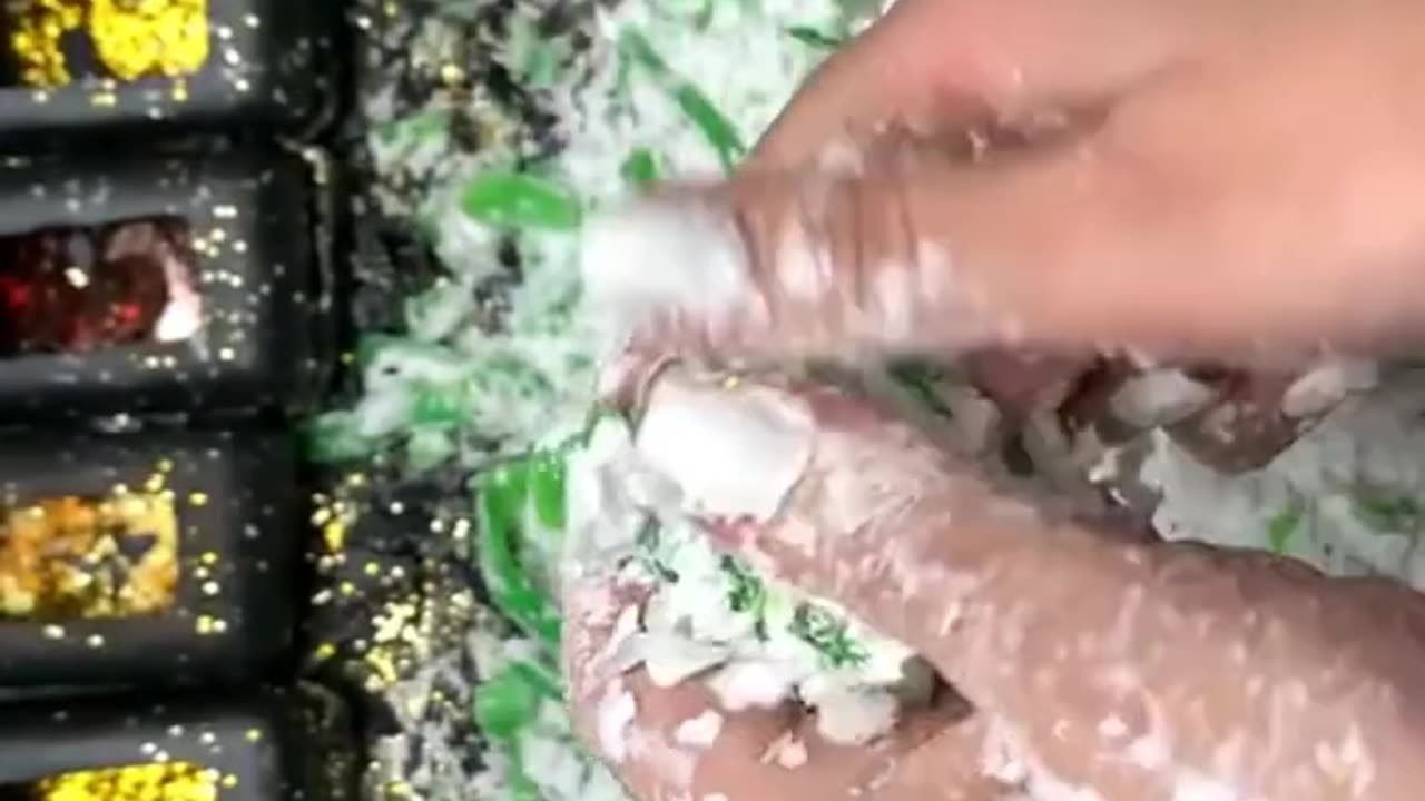 Hand crushing Foam