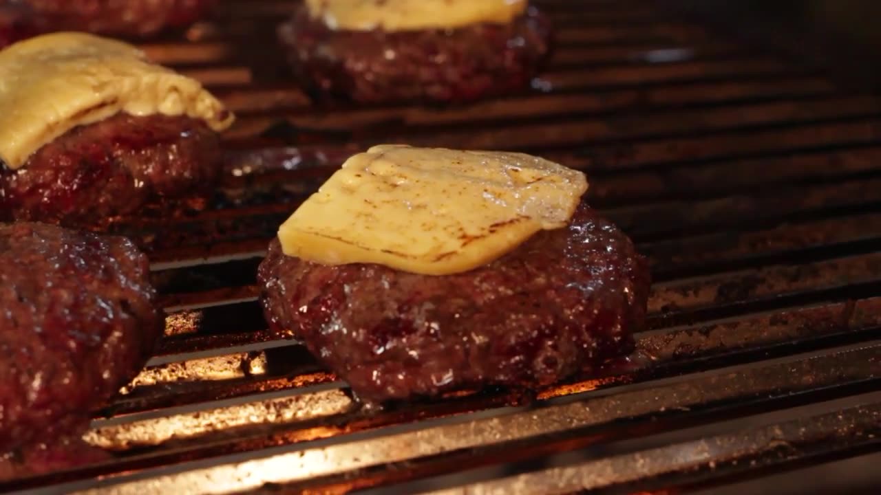 Grill & Chill: Mastering the Art of Irresistible Burgers!