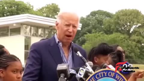 Mendimet e çmendura të Joe Biden për këmbët me flokë, buburrecat dhe fëmijët