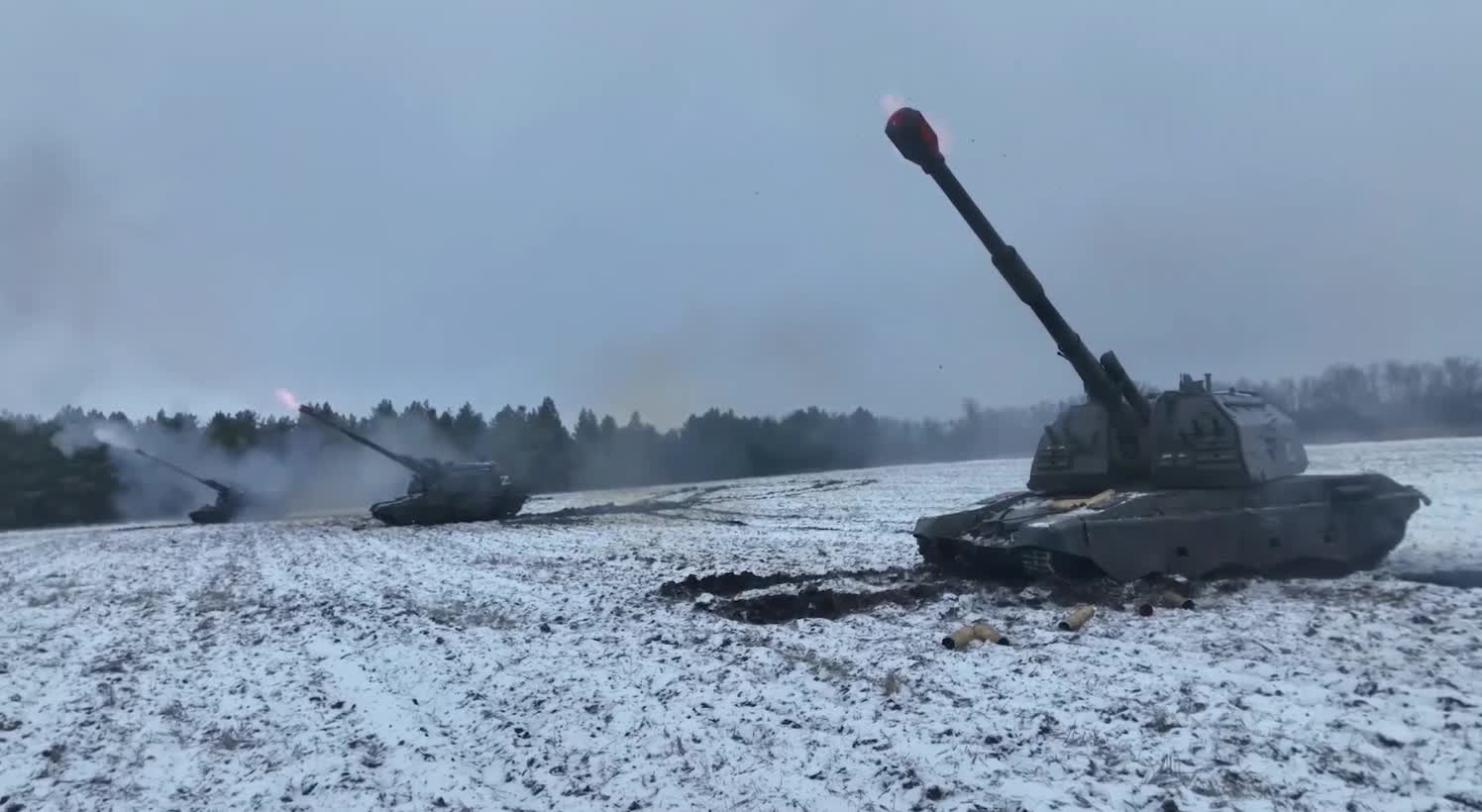 Russian Self Propelled Guns In Action.