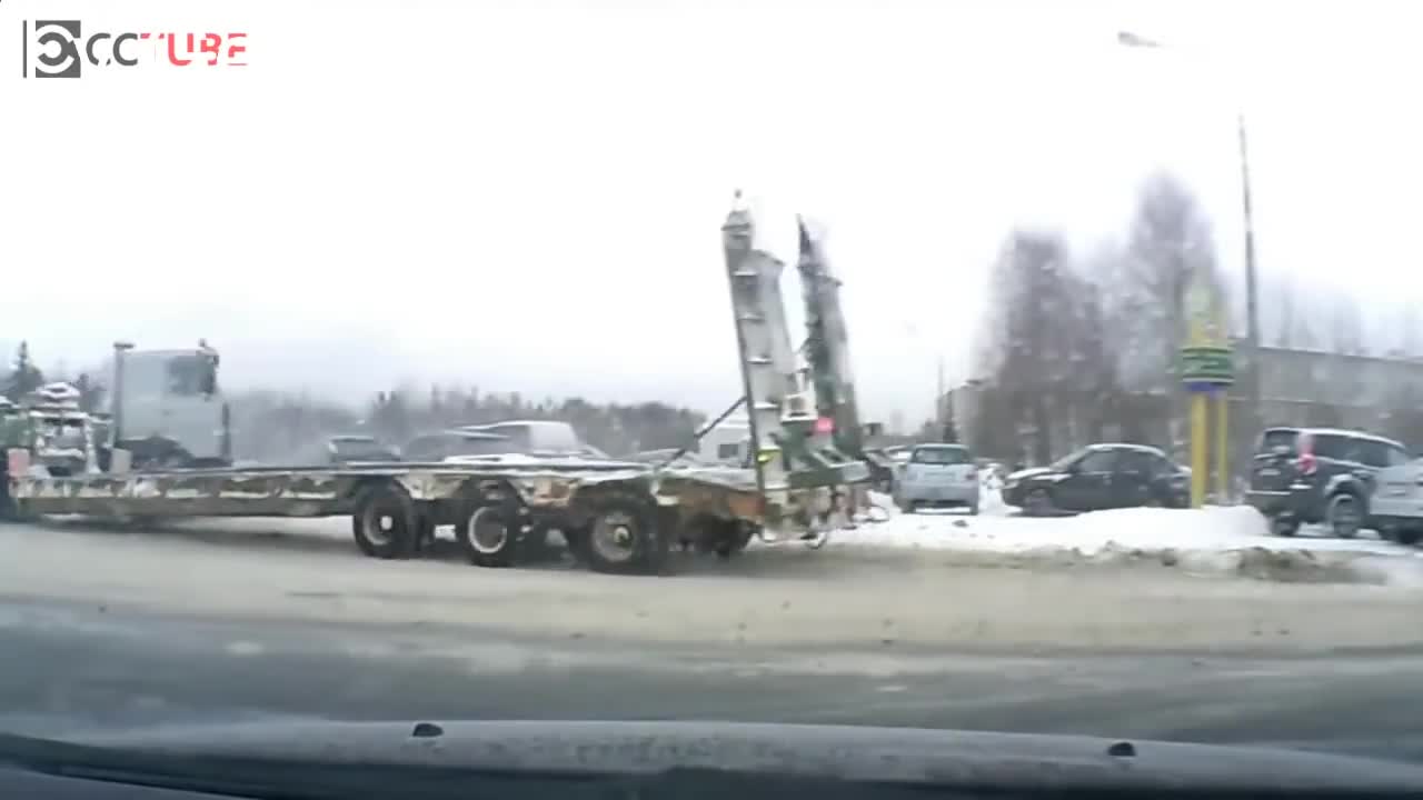 Horrible Truck Crash Compilation - Shocking Truck Accident