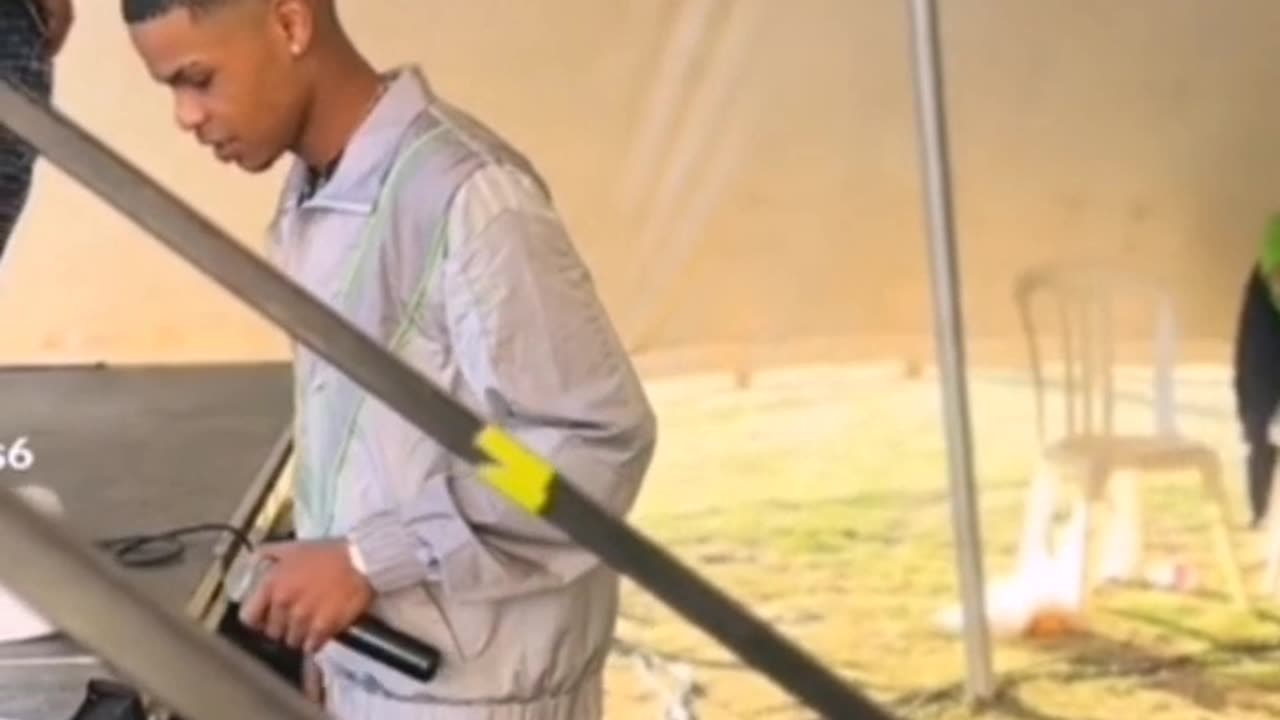 Julle Ziggyx4 is boos wat julle hom met seer Knatters laat perform 😭🤣🙌🙌