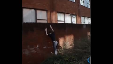 Funny reverse parkour fail 1