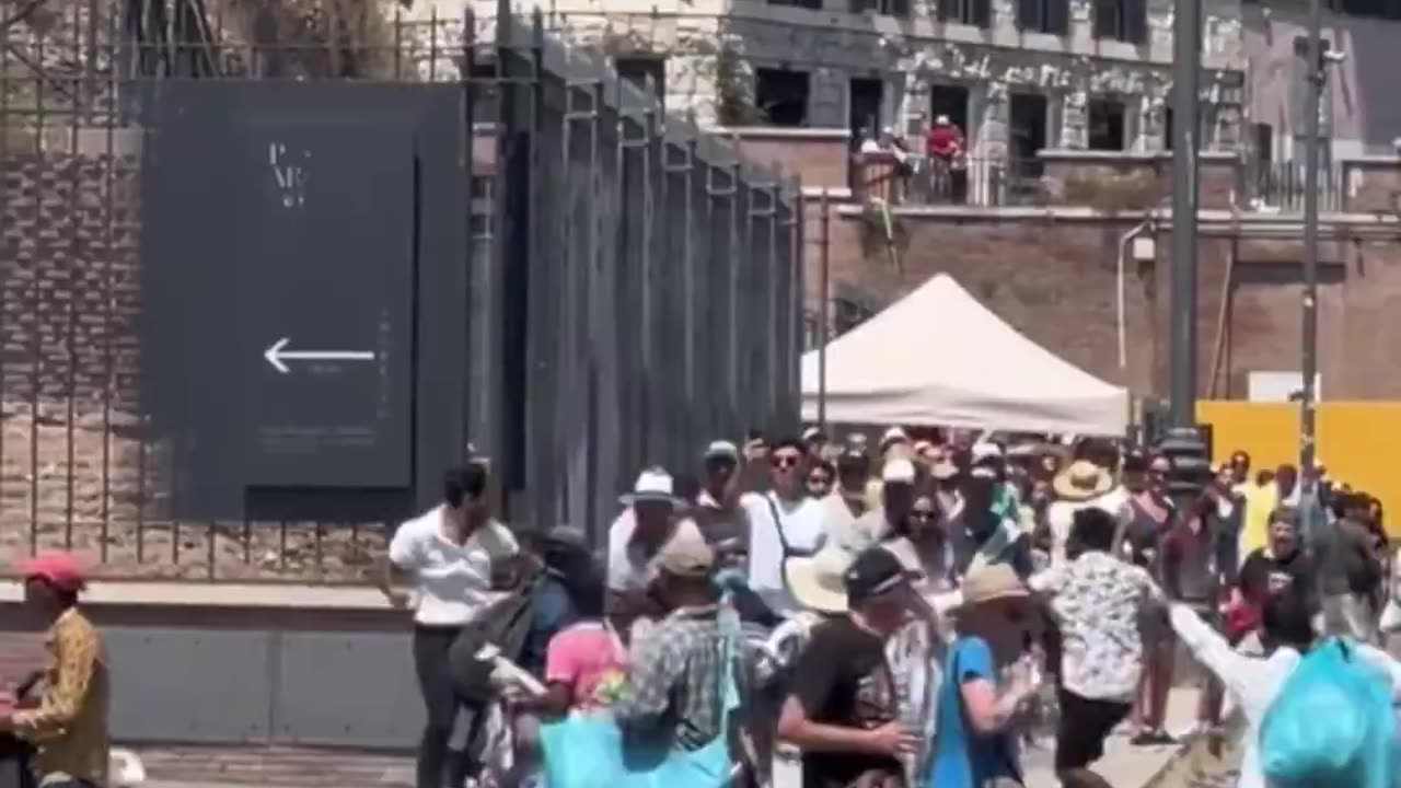 Here's what tourists see outside Colosseum in Rome. A jungle without rules.