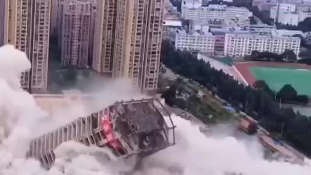 Entire city collapse in China