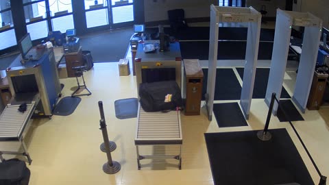 7134CVCULNScreeningLane3_2021-01-06_13h58min58s577ms.mp4