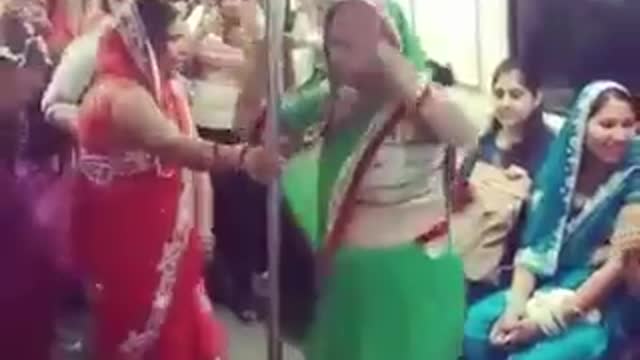 Indian ladies dance in Delhi metro