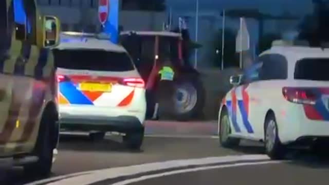 Nizozemsko 🇳🇱 👮‍♂️ Policajti skutečně střílí na farmáře!