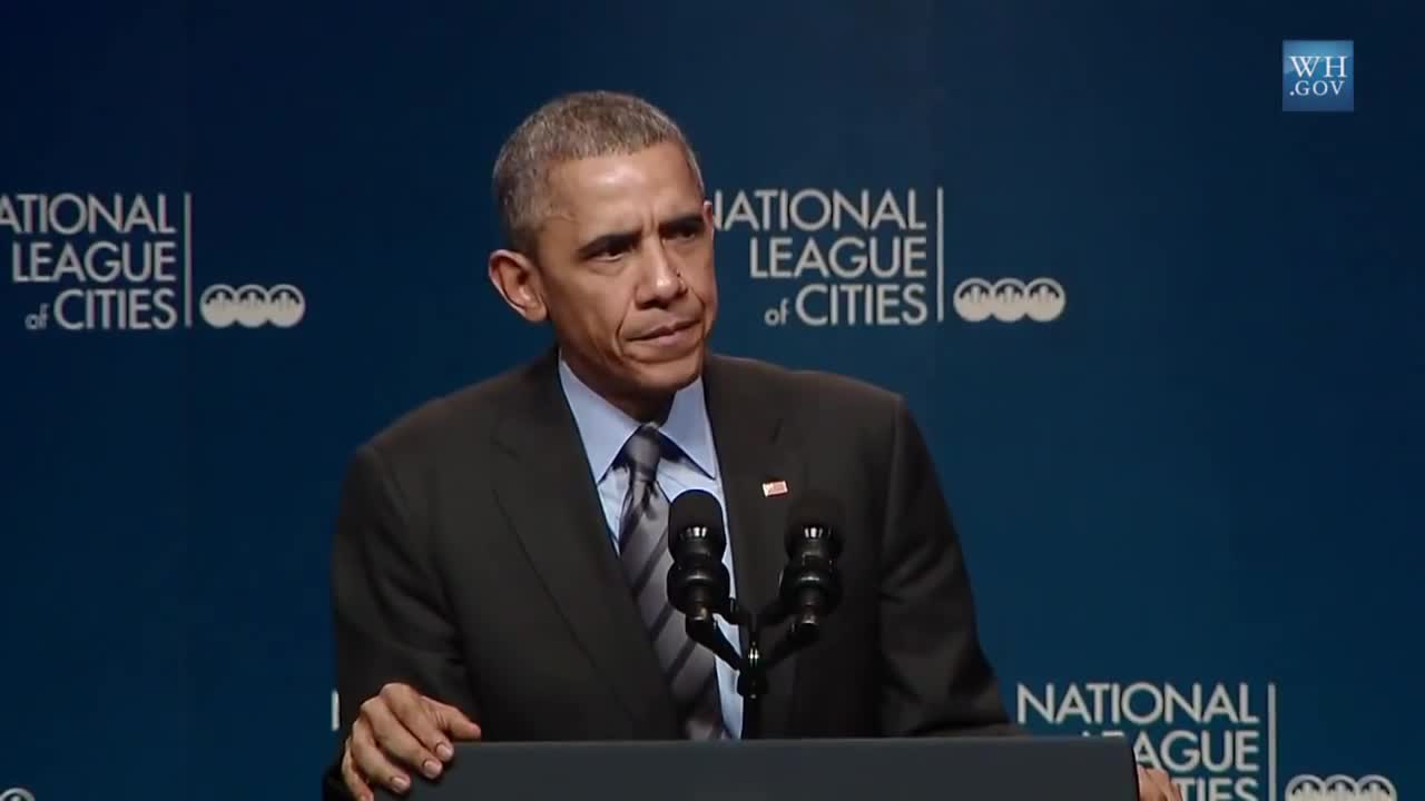 Barack Obama Funny Jokes About Donald Trump At White House Correspondents' Dinner | Mango News