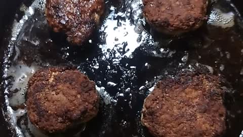 I fry delicious meatballs