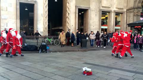 Christmas dance italia Milano Duomo