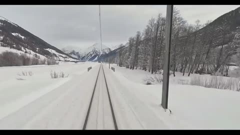 CyberArt - Train and Snow