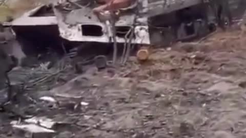 Two Ukrainian tanks shot down the Russian column.