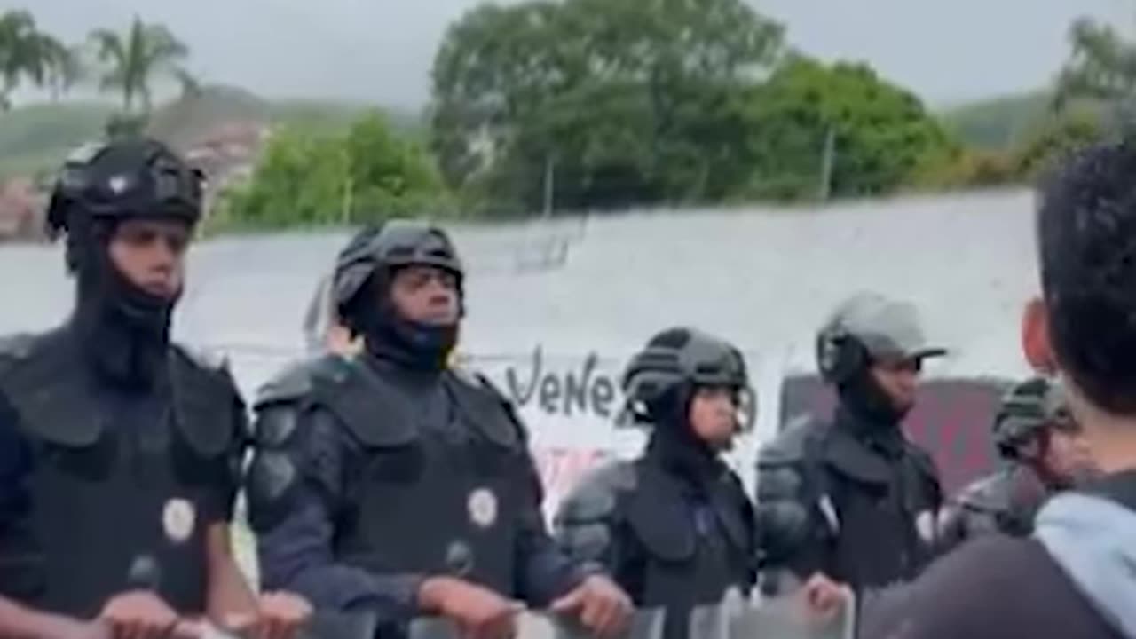 BIG RIOTS TOOK ALL OVER VENEZUELA AGAINST MADURO