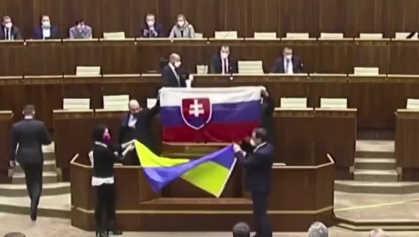 Not everyone likes the Ukrainian flag in the Slovak parliament