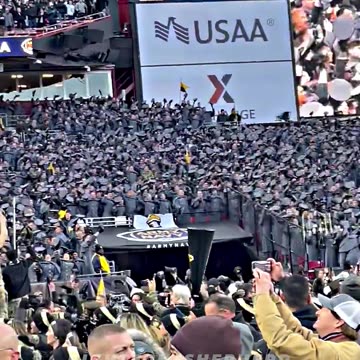TRUMP Reaction At 'ARMY/NAVY' Game 🔥