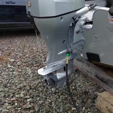 Built in Saltwater Flush Peeing with a Honda Boat Motor. 90HP