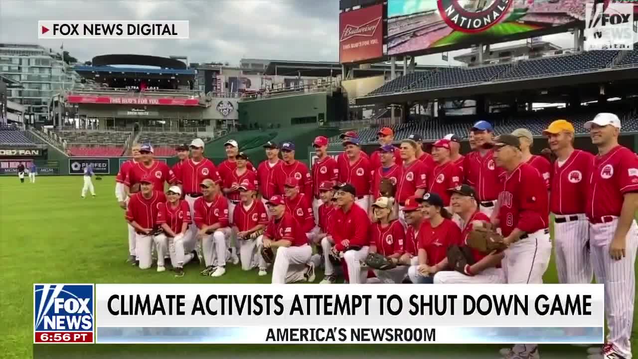 Democratic lawmaker flips off Republicans at congressional baseball game